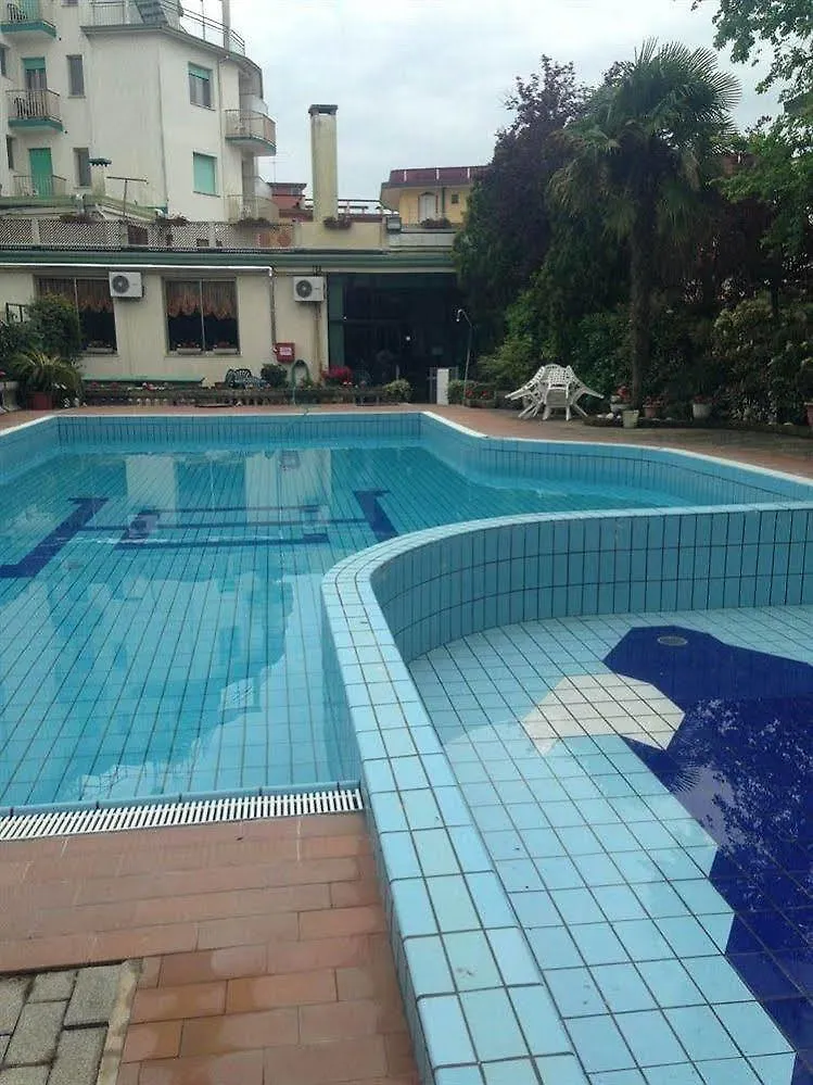 Hotel Centrale Eraclea Mare Włochy